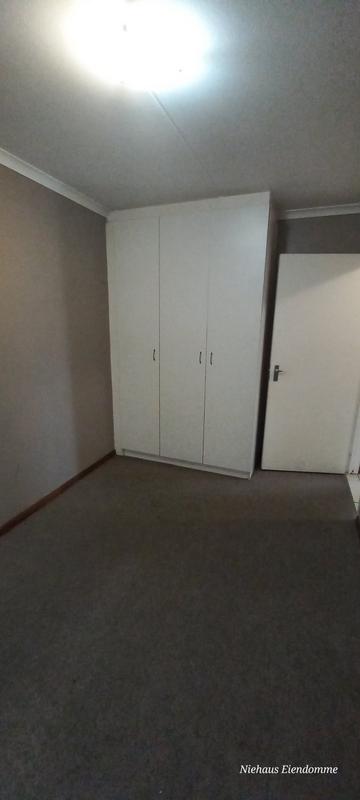 To Let 2 Bedroom Property for Rent in Guldenland Western Cape